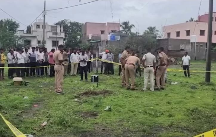 विजेच्या धक्क्याने एकाच कुटूंबातील चौघांचा मृत्यू