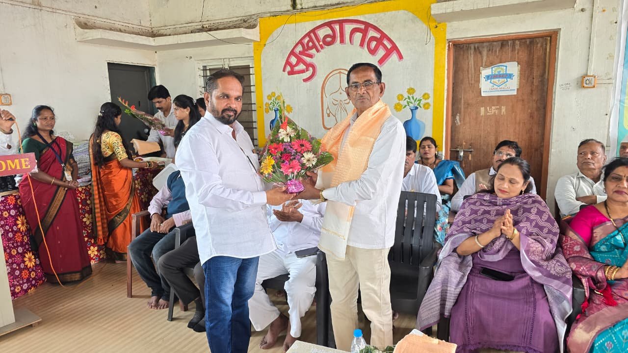 श्री जनाई मळाई शिक्षण संस्थेत गुरुपौर्णिमा उत्साहात साजरी; अभिरूप पालक सत्कार व शैक्षणिक साहित्य वाटपाचा उपक्रम